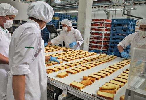 Productos Ramo tiene una participación de mercado del 70% y sus principales competidores son Bimbo y Comapán, entre otros.