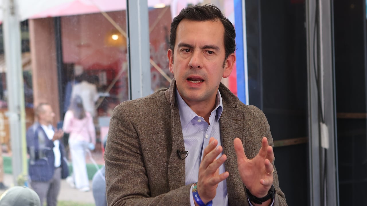 El ministro del Interior, Rodrigo Lara, estuvo en la ciudad atendiendo la emergencia.