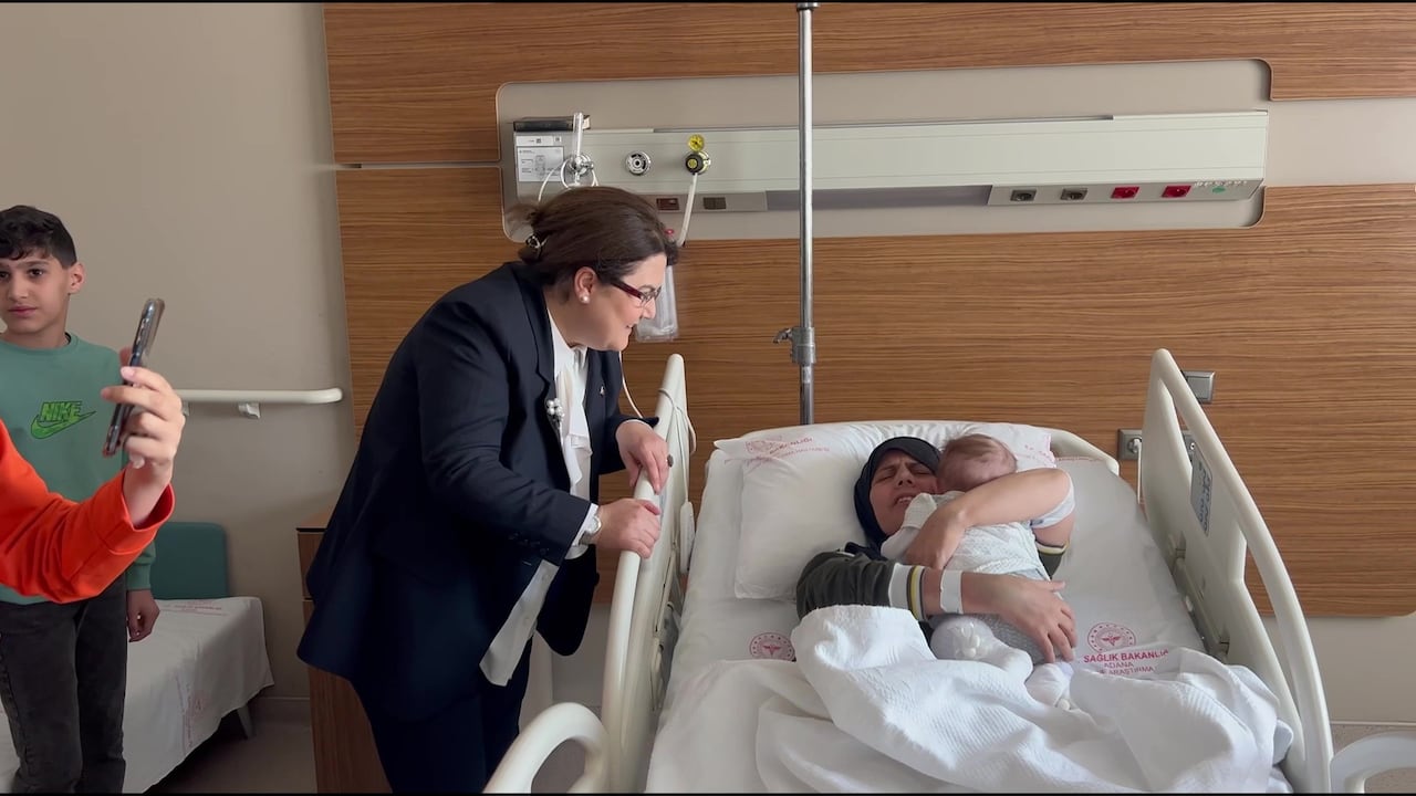 Luego de dos meses y tras análisis de ADN, lograron encontrar la madre de la bebé "milagro".