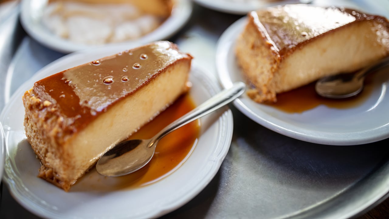 Así de fácil puede preparar flan desde la comodidad de su casa.
