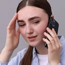 La manipulación emocional es una de las principales estrategias de las estafas telefónicas.