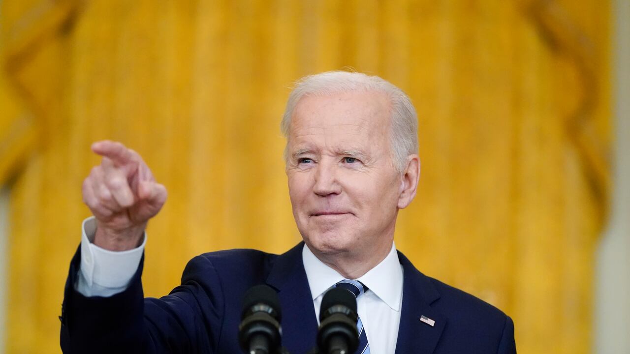 Ayudas de Estados Unidos a Ucrania ya ascienden a 6.900 millones de dólares desde el inicio de la guerra. (Foto AP/Alex Brandon)