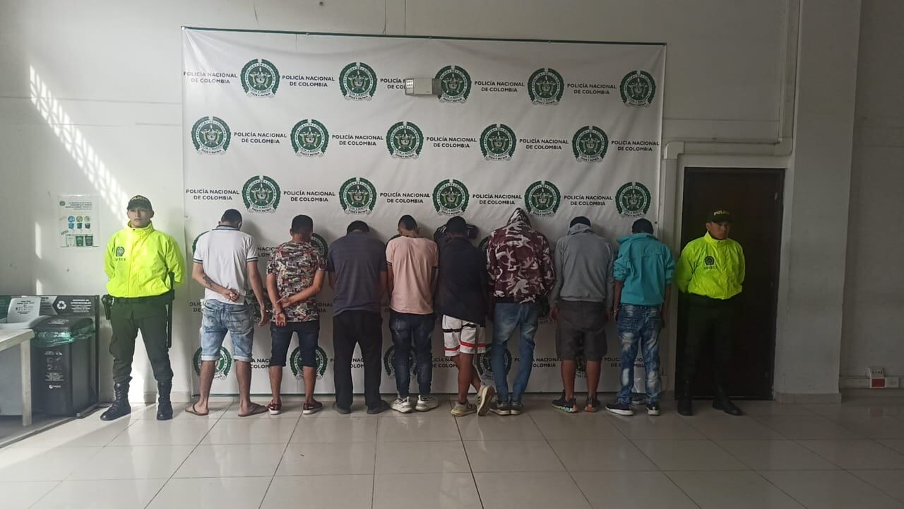 Capturaron siete personas y una más en fragancia.