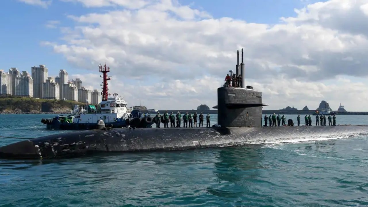 En la imagen, el submarino de ataque estadounidense USS Key West en la costa de Busán, Corea del Sur.