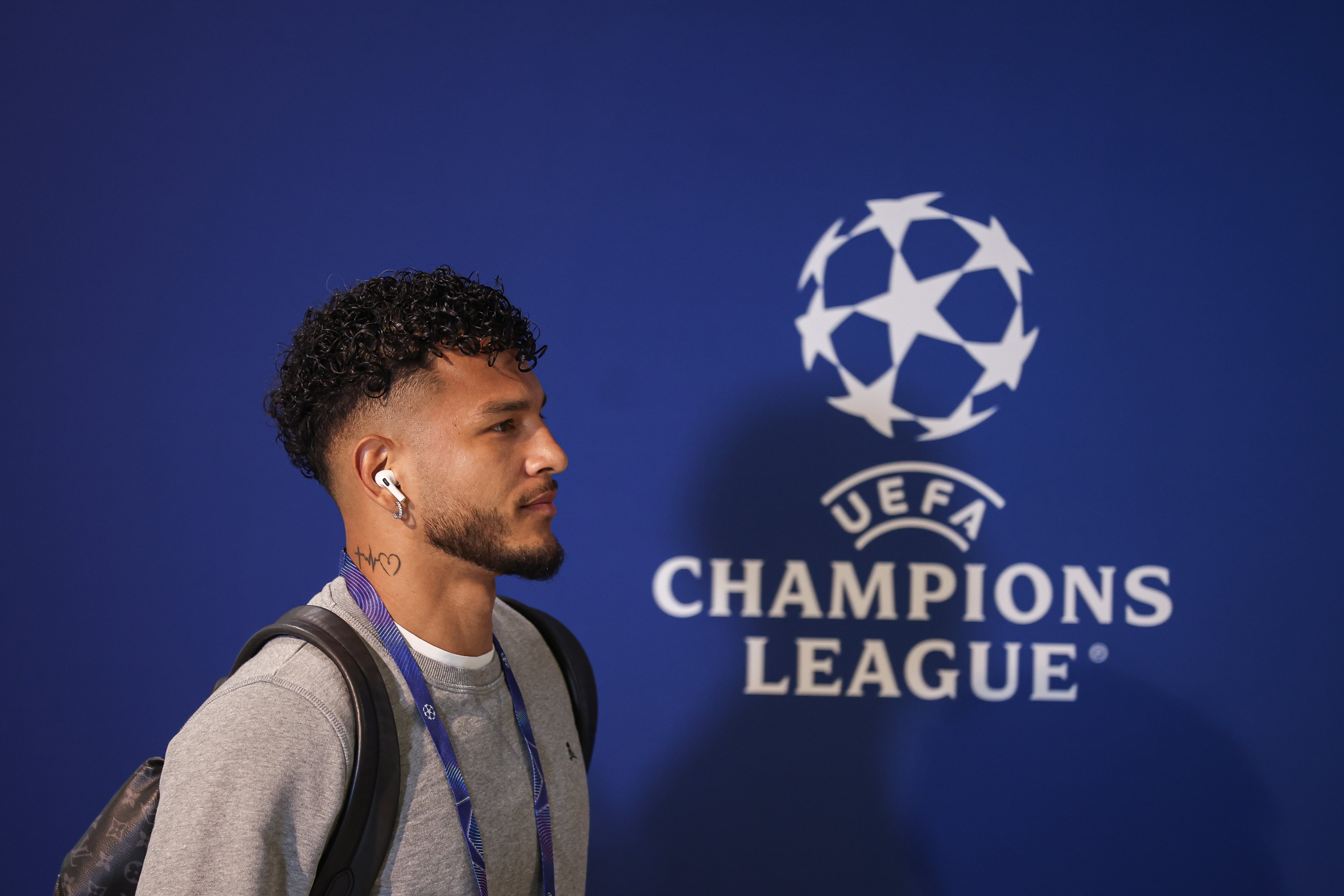 LISBON, PORTUGAL - APRIL 07: Luis Suárez of Sporting Clube de Portugal arrives prior to the UEFA Champions League 2025/26 Quarter-Final First Leg match between Sporting Clube de Portugal and Arsenal FC at Estadio Jose Alvalade on April 07, 2026 in Lisbon, Portugal. (Photo by Alex Pantling - UEFA/UEFA via Getty Images)