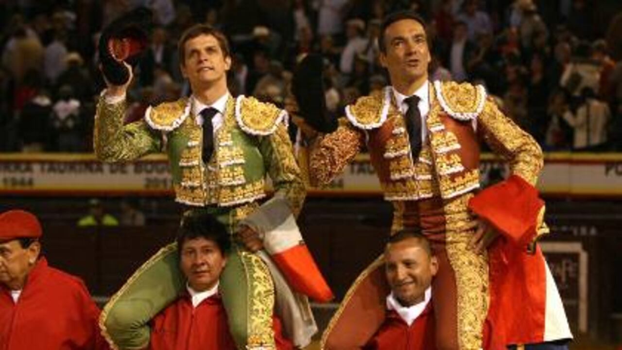 El Juli y El Cid salieron a hombros en el cierre de la temporada taurina colombiana