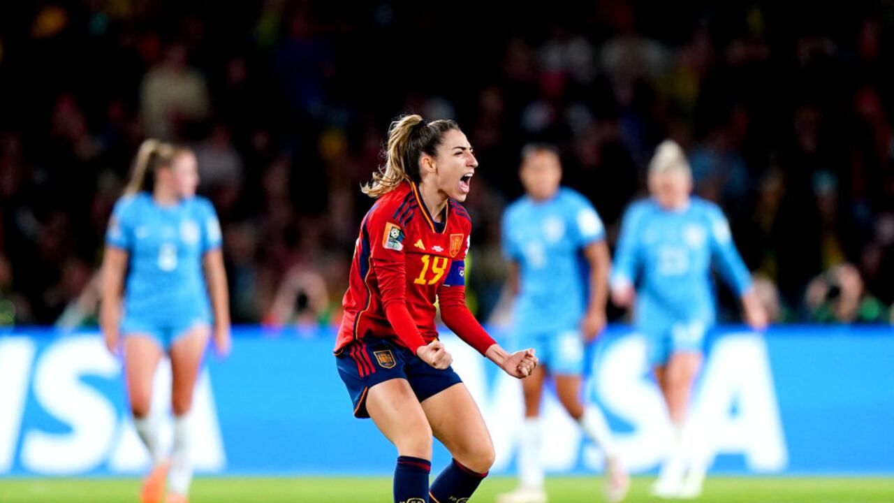 Olga Carmona celebrando su gol en la final del Mundial.
