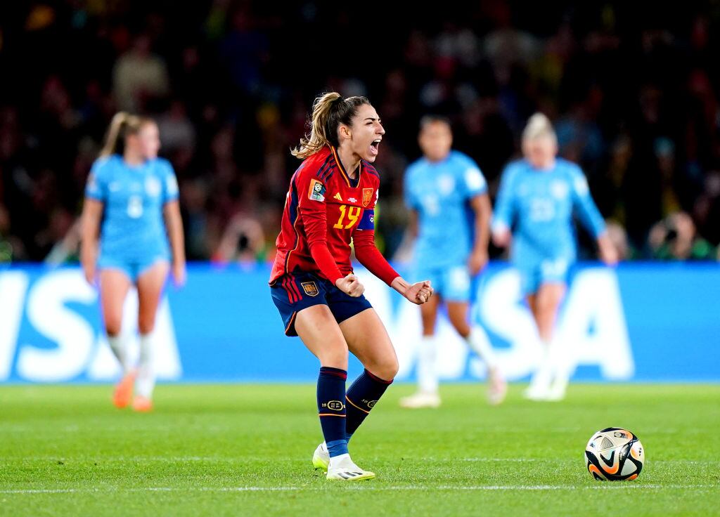 Olga Carmona celebrando su gol en la final del Mundial.