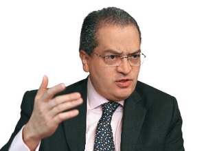 La apuesta del embajador en España, Fernando Carrillo, apunta a que en abril ya dejará de exigirse la visa a los colombianos.