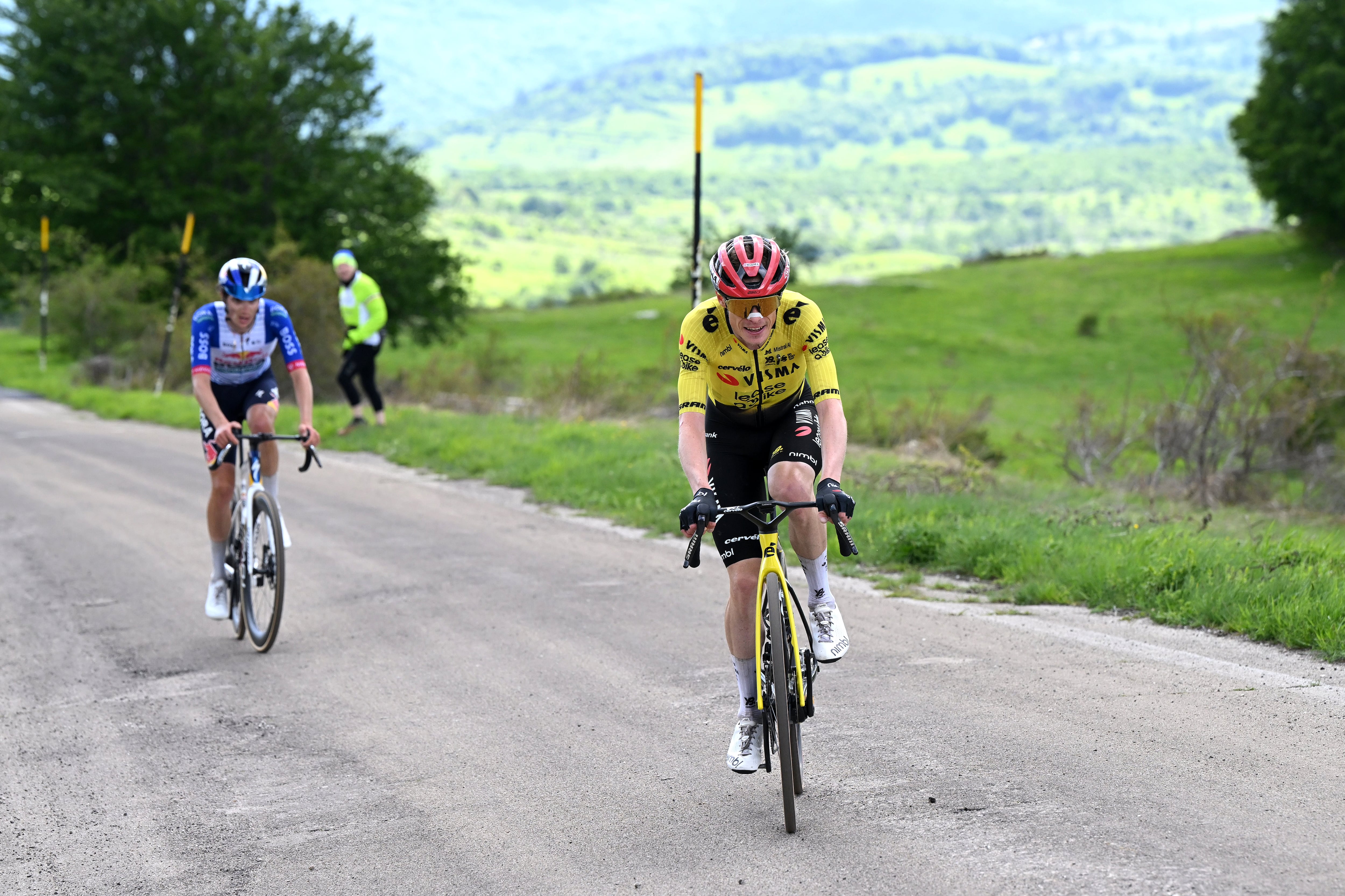 BLOCKHAUS, ITALY - MAY 15: Jonas Vingegaard of Denmark and Team Visma | Lease a Bike attacks in the breakaway during the 109th Giro d'Italia 2026, Stage 7 a 244km stage from Formia to Blockhaus 1658m / #UCIWT / on May 15, 2026 in Blockhaus, Italy. (Photo by Dario Belingheri/Getty Images)