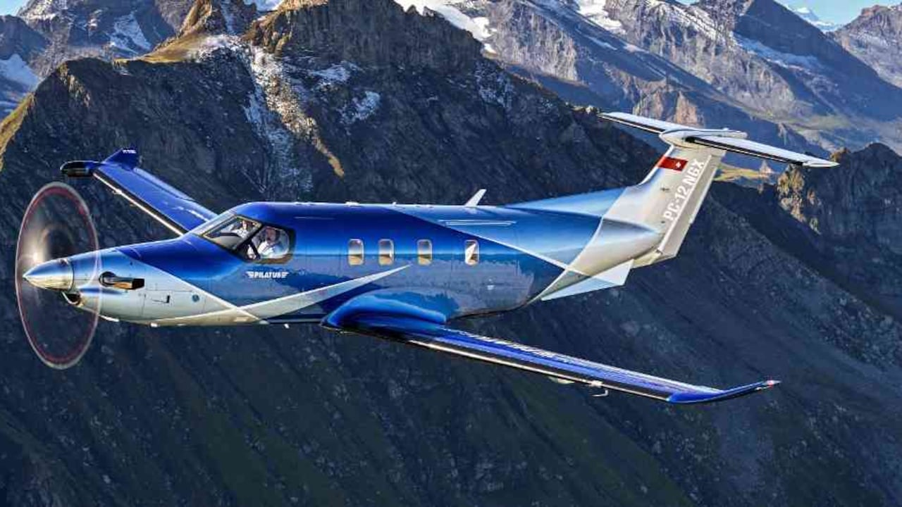 El PC-12NGX tiene la capacidad de aterrizar en pistas cortas de tierra, pasto o grava y dispone de alta tecnología y máxima seguridad en su operación, entre otras cosas que hoy le permiten el liderazgo dentro de la industria de los turbo hélices.