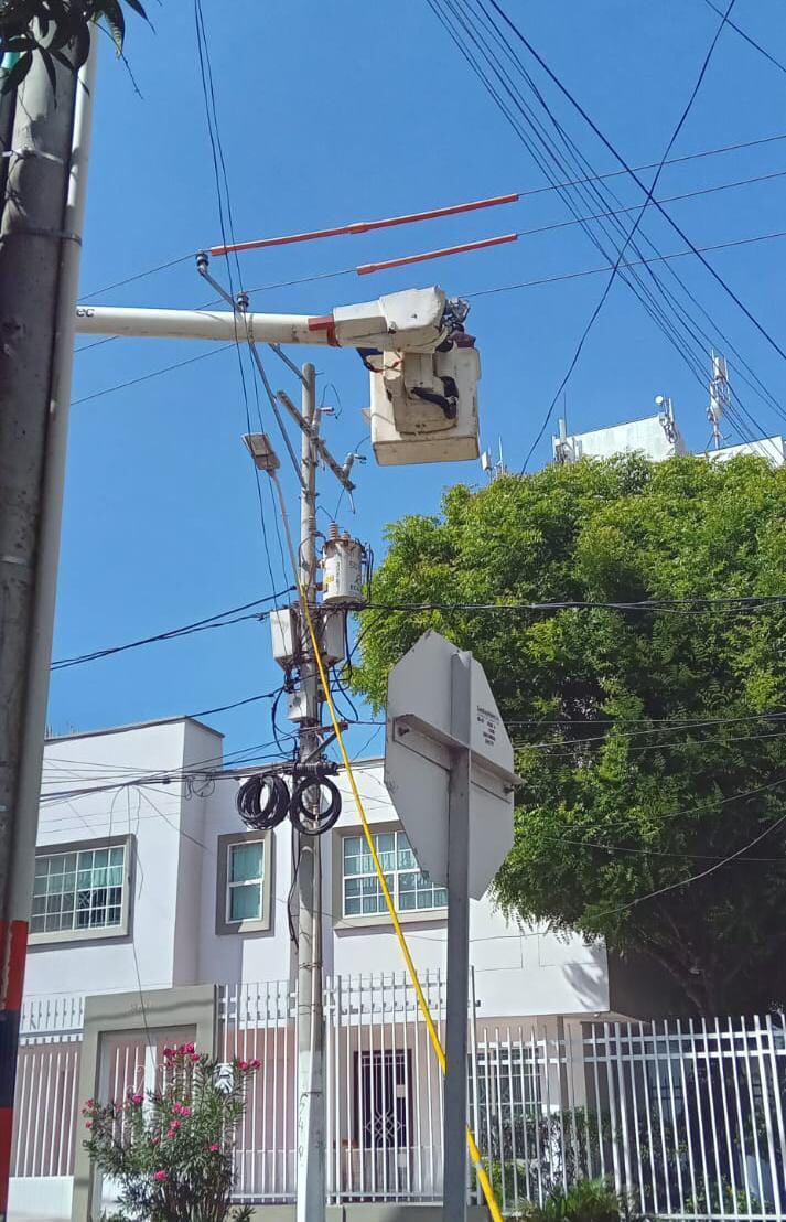 Por seguridad de los técnicos para realizar los trabajos es suspendido el servicio