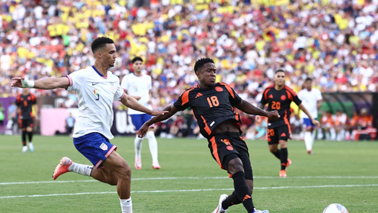 Luis Sinisterra participó con una habilitación y un gol.