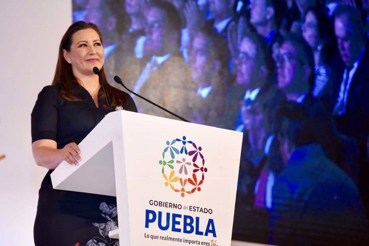 Martha Érika Alonso, murió luego de sufrir un accidente de helicóptero en compañía de su esposo, el senador y exgobernador de ese mismo Estado, Rafael Moreno Valle, en un hecho ocurrido el 24 de diciembre de 2018, solo 10 días después haber asumido el cargo.