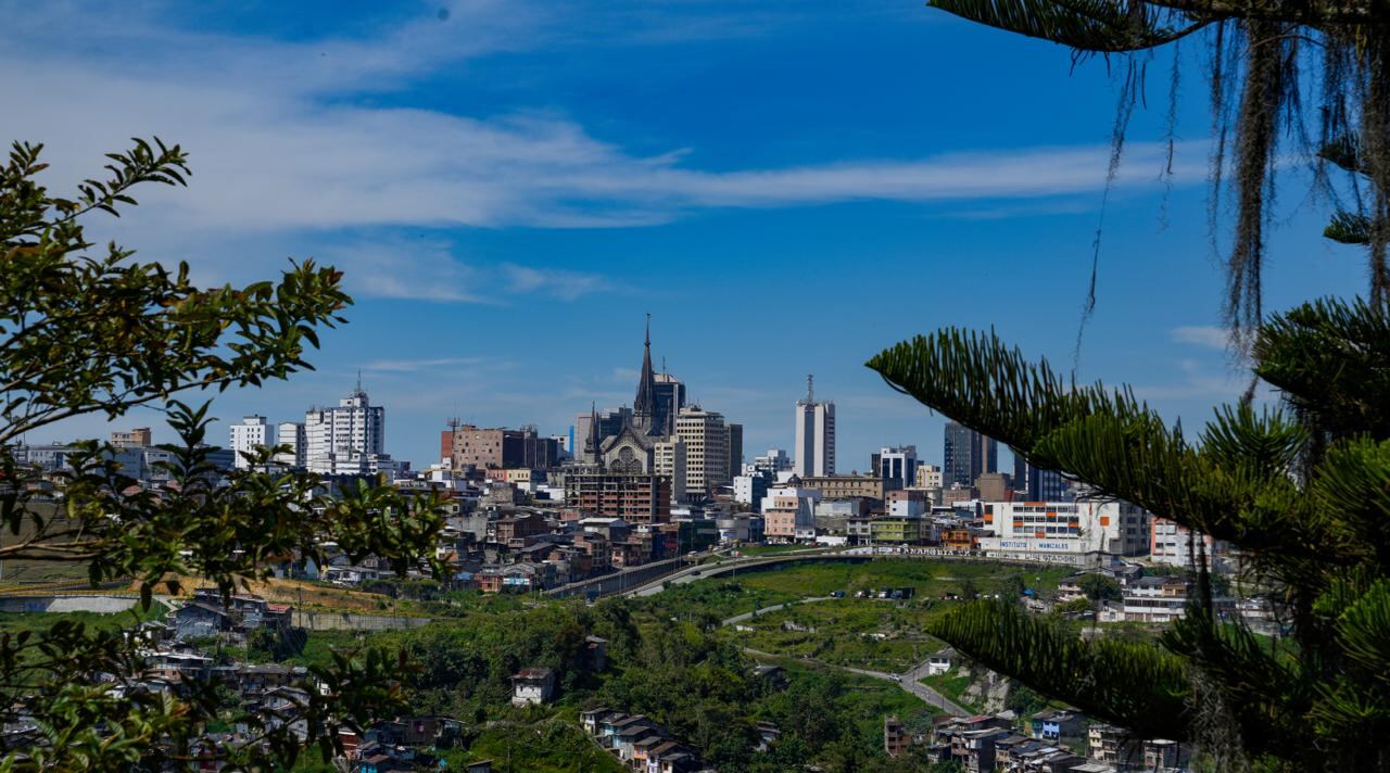La ciudad ha impulsado estrategias basadas en la conservación de áreas de interés ambiental y gestión del riesgo.