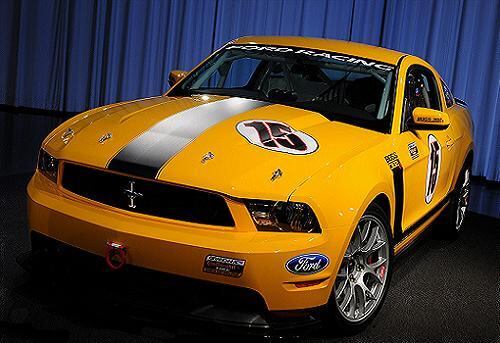 7. Ford Mustang Boss 302R - Precio base: US$79.000 – Tiene 444 caballos de fuerza en un motor V8 de 5 litros. Cuenta con una transmisión manual de seis velocidades. “Este modelo sirve para recordar que hubo un momento en que los vehículos hacían ruido”, dice Hagerty Insurance.
