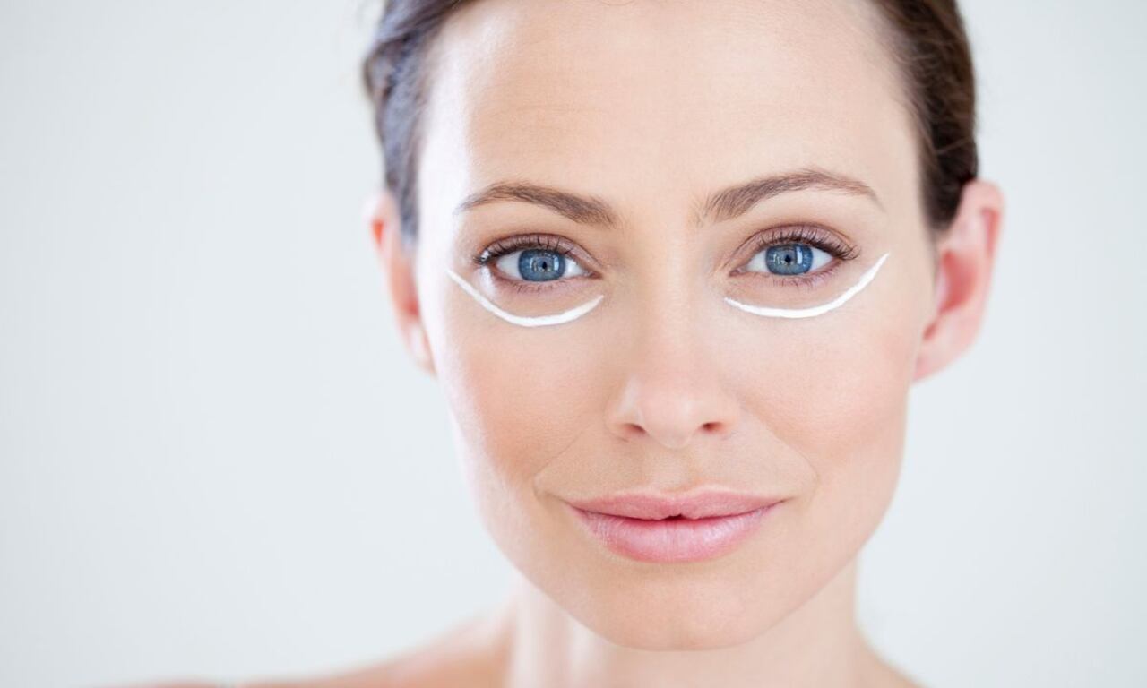 Corrector de ojos según el tipo de piel.