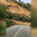 Así quedó la vía tras el deslizamiento.