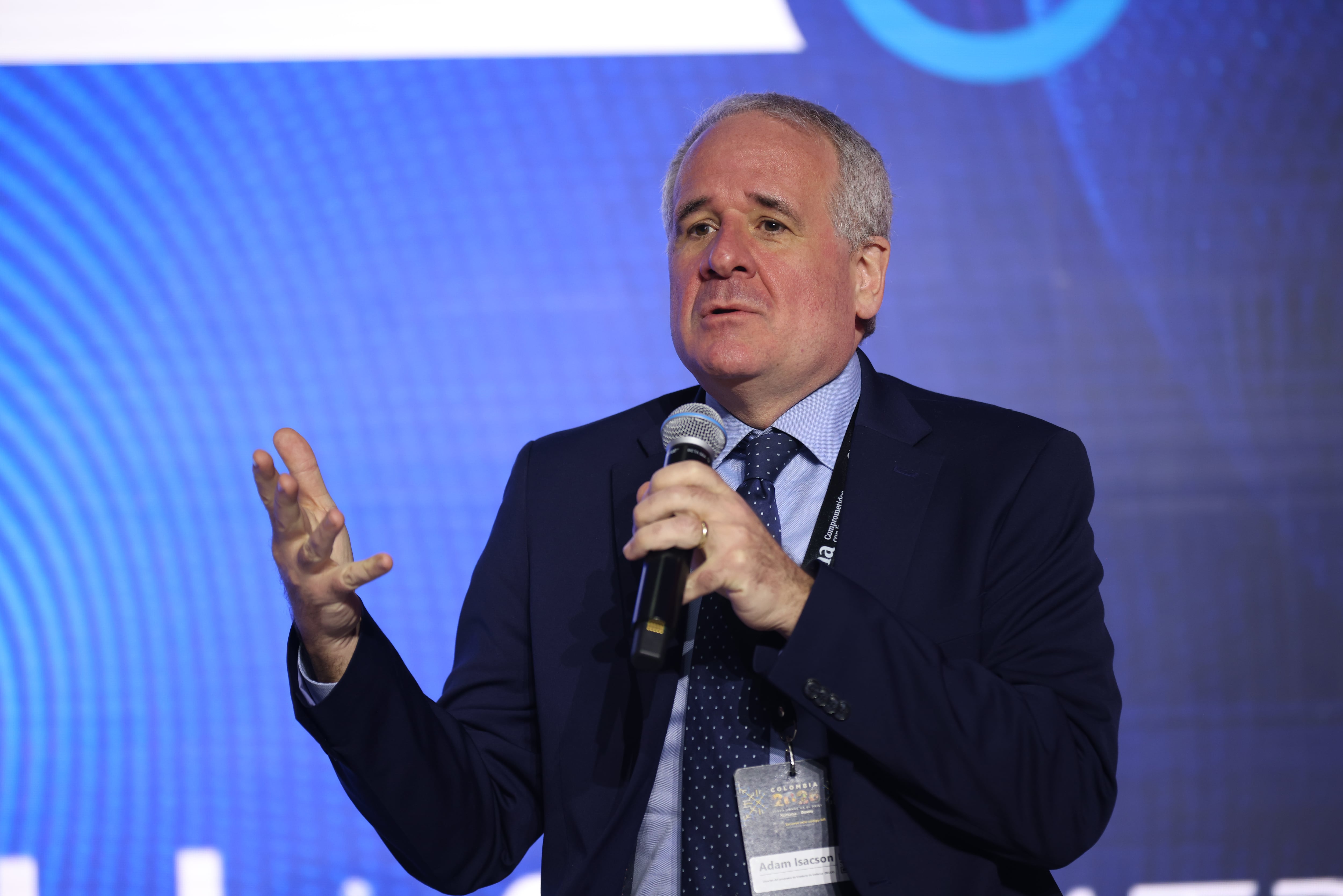 Gran Foro Colombia 2026 ¿Para dónde va el país?
Fecha: 4 de febrero de 2026

NÁLISIS | El nuevo tablero geopolítico de América Latina: implicaciones
para Colombia

Michael Shifter
América Latina
Adam Isacson
Expresidente de Diálogo Interamericano y experto en la política de Estados Unidos hacia
Director del programa de Veeduría de Defensa de la Oficina de Washington para Asuntos Latinoamericanos (WOLA)
Modera: Sandra Borda
Profesora internacionalista del Departamento de Ciencia Política y Estudios Globales de la Universidad
de los Andes