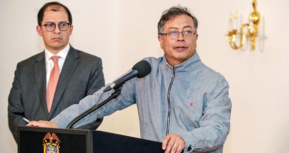 El presidente Gustavo Petro afirmó que es el jefe de Estado y, por lo tanto, jefe del fiscal, en medio de una visita oficial a España, donde fue recibido por el rey Felipe VI y la reina Letizia.