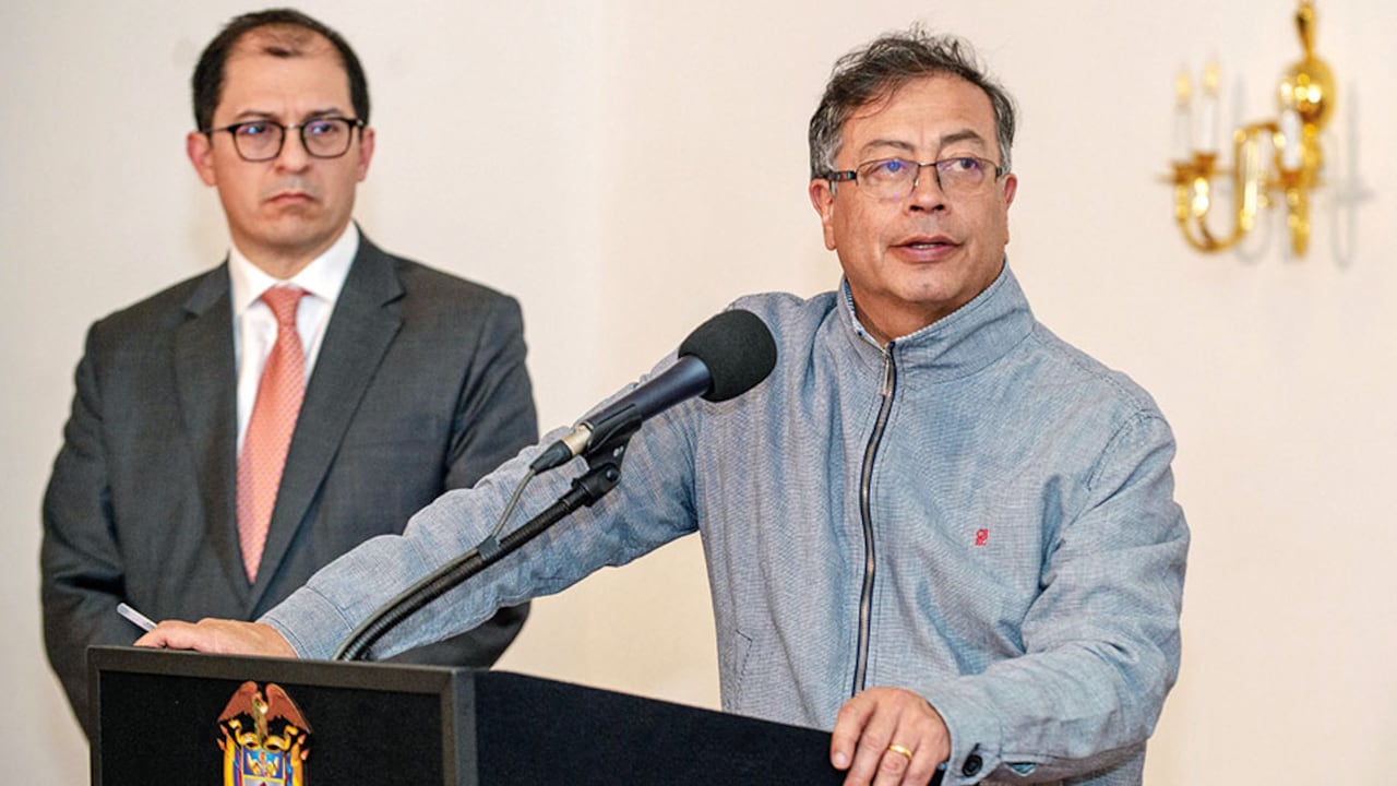 El presidente Gustavo Petro afirmó que es el jefe de Estado y, por lo tanto, jefe del fiscal, en medio de una visita oficial a España, donde fue recibido por el rey Felipe VI y la reina Letizia.