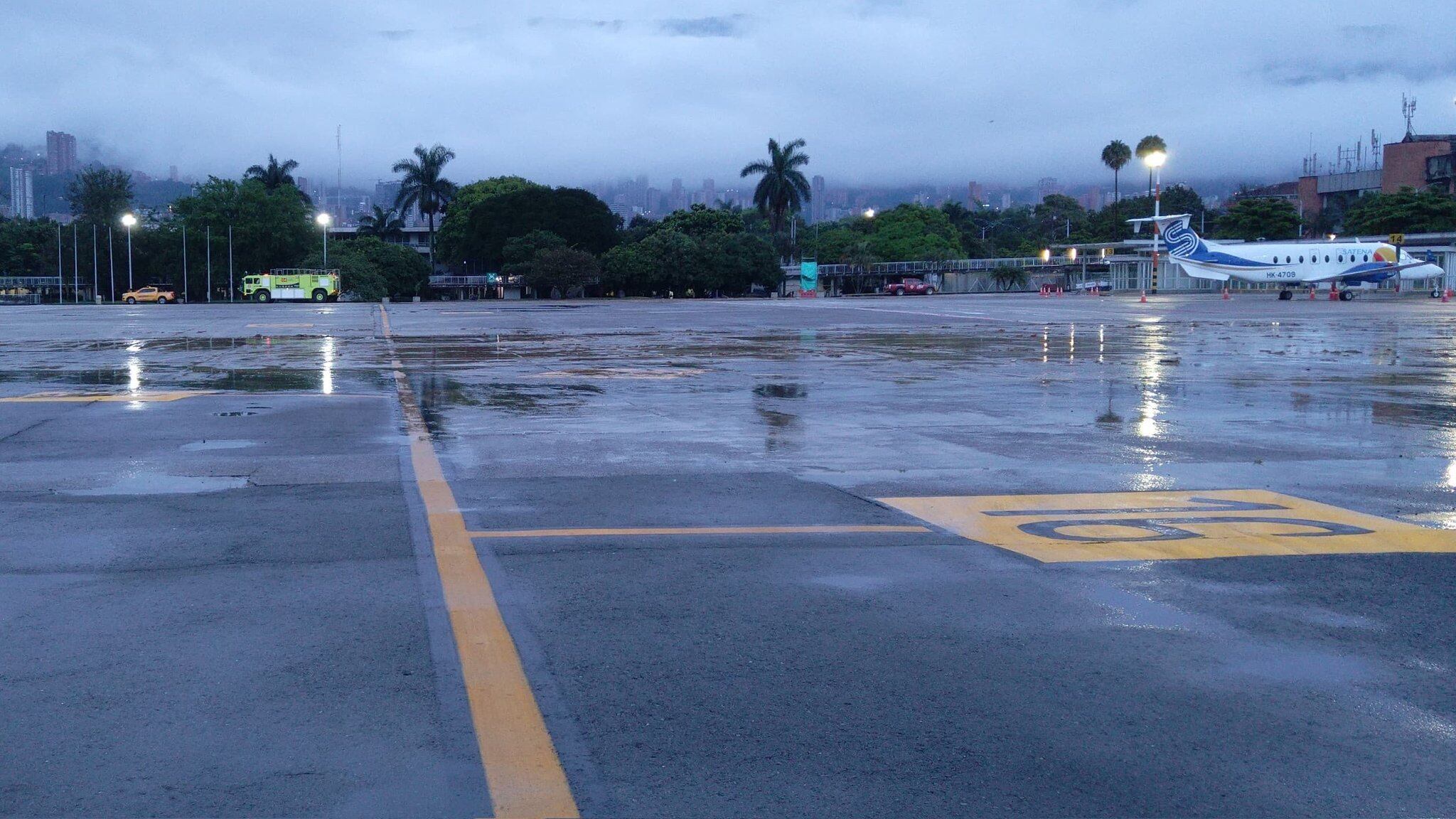 Inundaciones en el aeropuerto Olaya Herrera de Medellín por causa de las lluvias.