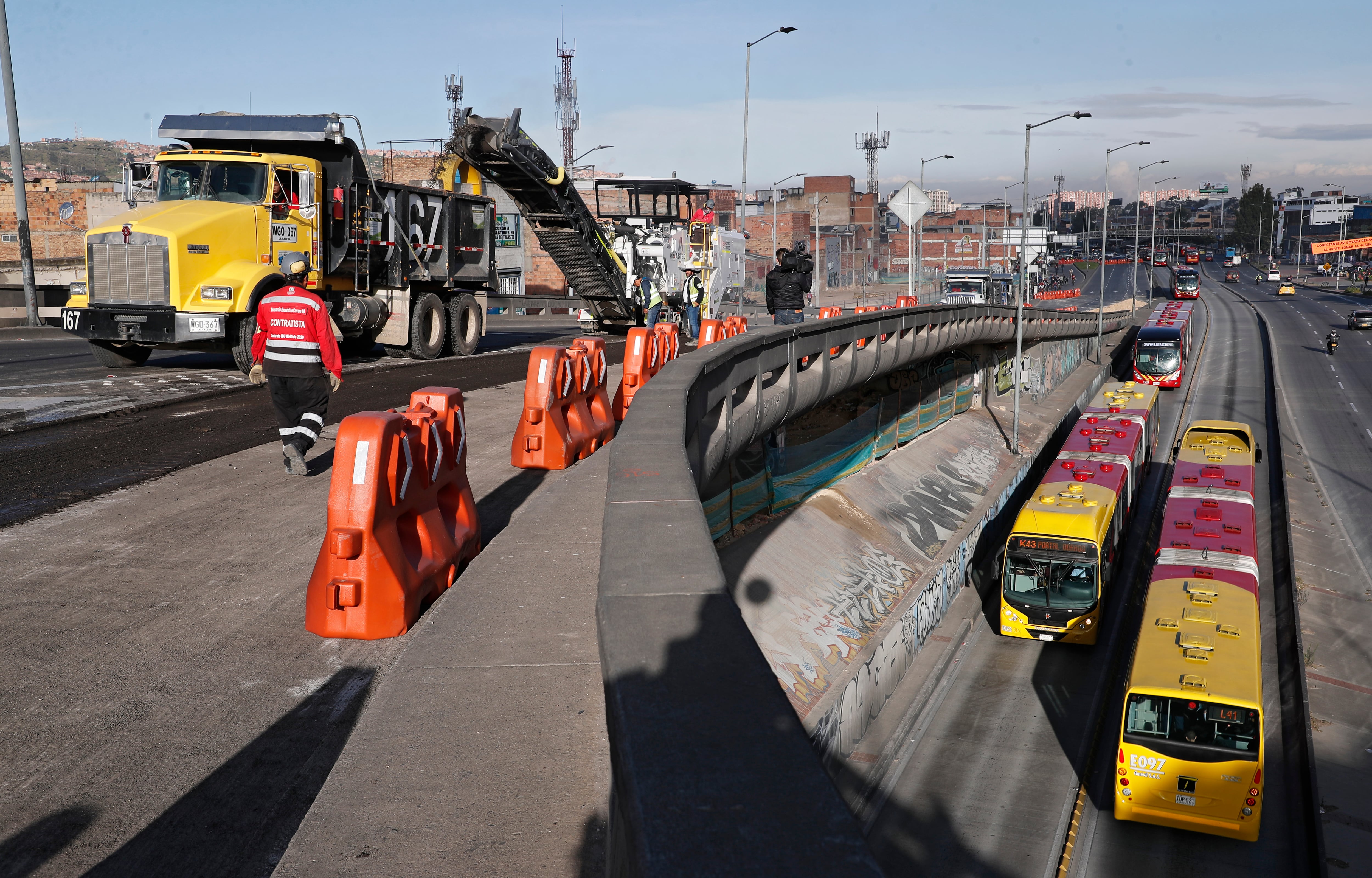 Al tiempo que la Administración Distrital pide paciencia a la ciudadanía, ha desplegado una serie de medidas con el objetivo de dinamizar los casi 4 millones de desplazamientos diarios que se hacen en el sistema TransMilenio.