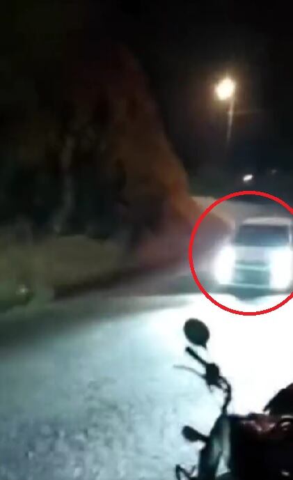 Vehículo protagonizó aparatoso accidente en el kilómetro 18, cerca a Cali; mientras lo grababan, conductor se salió de la vía.