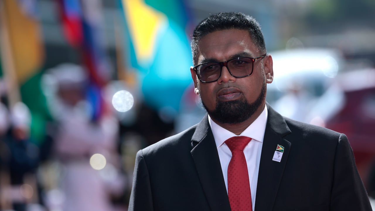 El máximo mandatario vivió un tenso momento con el periodista de la BBC.