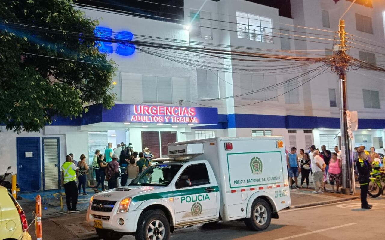 La Policía informó que de manera inmediata las autoridades activaron un plan candado por toda la ciudad, con el ánimo de dar captura a estos sujetos.