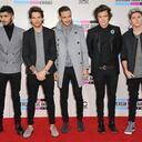 Elegantes y descomplicados, así lucieron los adolescentes de One Direction en la gala. Foto: AP