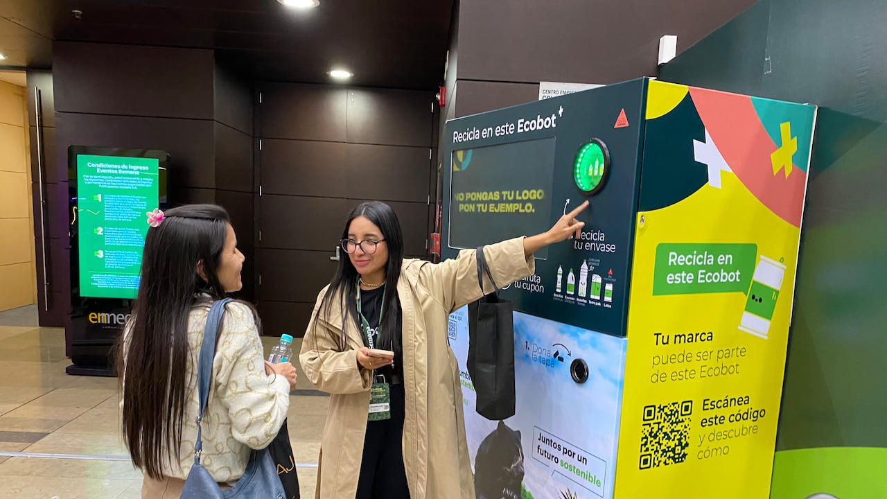 Ecobot tiene máquinas expendedoras inversas.