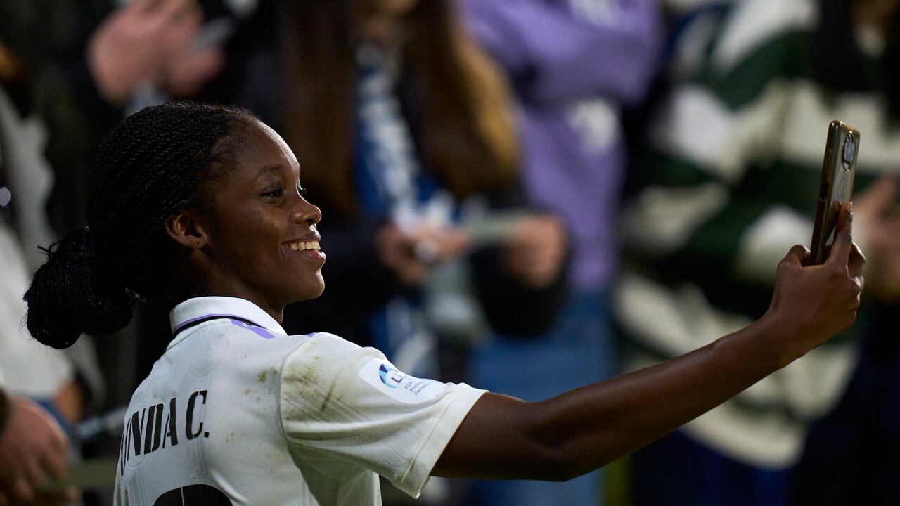 ALCALA DE HENARES, SPAIN - MARCH 12:  Linda Caicedo of Real Madrid taking a selfie with fans after the game during the Liga F match between Atletico de Madrid and Real Madrid on March 12, 2023 in Alcala de Henares, Spain. (Photo by Diego Souto/Quality Sport Images/Getty Images)