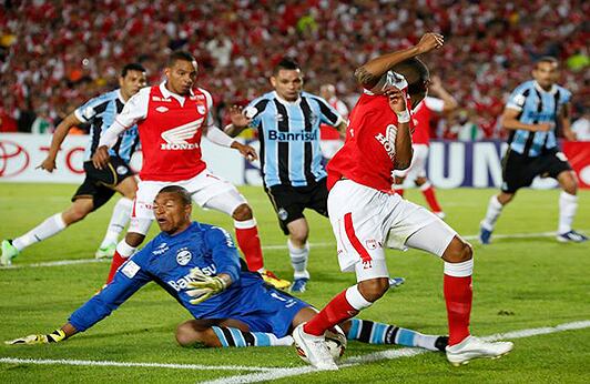 El veterano Dida fue uno de los responsables de que Santa Fe no pudiera lograr su clasificación hasta el minuto 79 (Guillermo Torres / SEMANA)