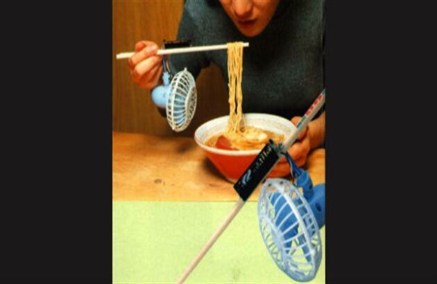 Con el ventilador usted podrá enfriar la comida, sin necesidad de soplarla.