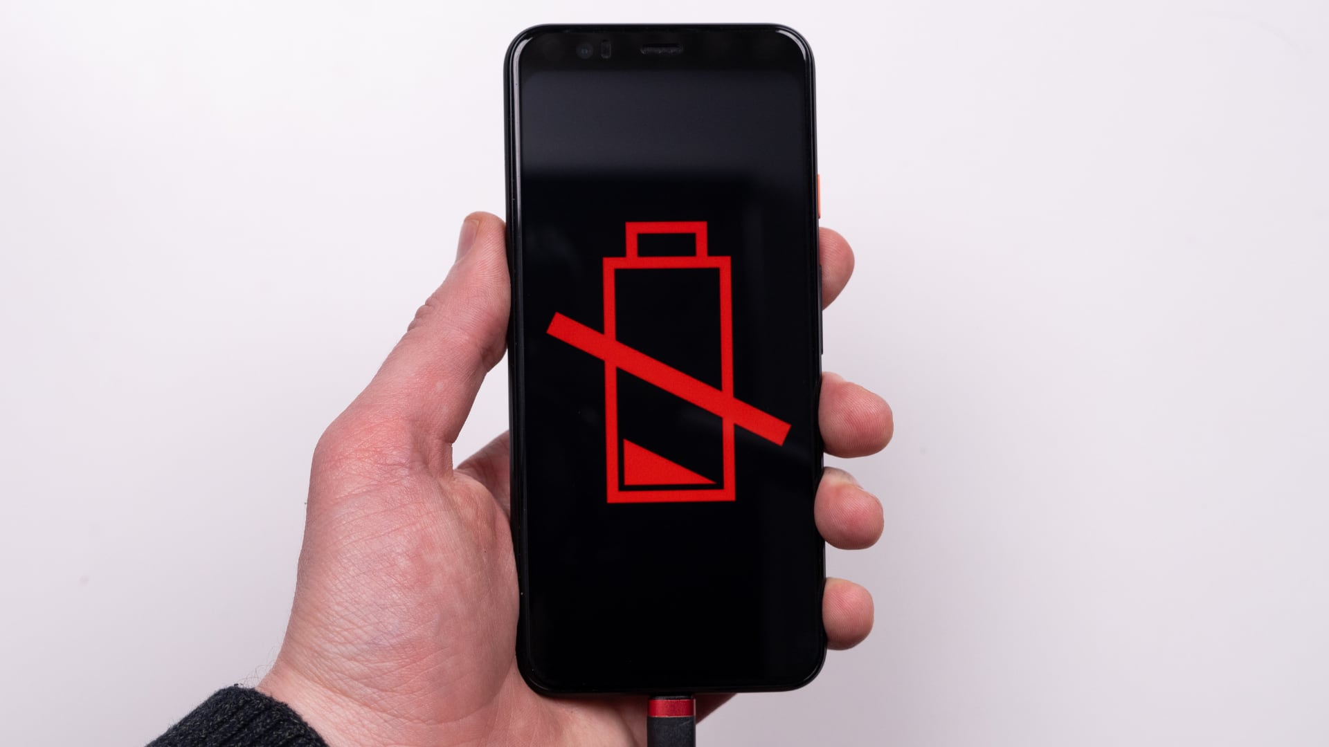 Los daños en la batería del celular puede ser irreversibles en ocasiones.