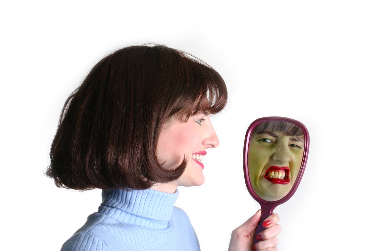 Razones por las cuales alguien podría ser considerado menos atractivo.