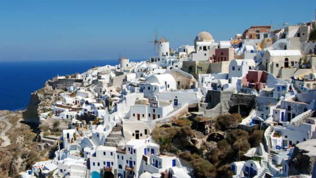 Varias réplicas y un nuevo sismo provoca pánico en Grecia