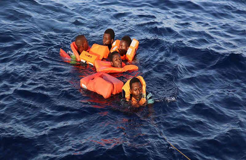 La cantidad de migrantes que naufragan en las aguas del mediterráneo aumentan cada vez y la guardia italiana acude al rescate de los sobrevivientes que vienen desde Siria.