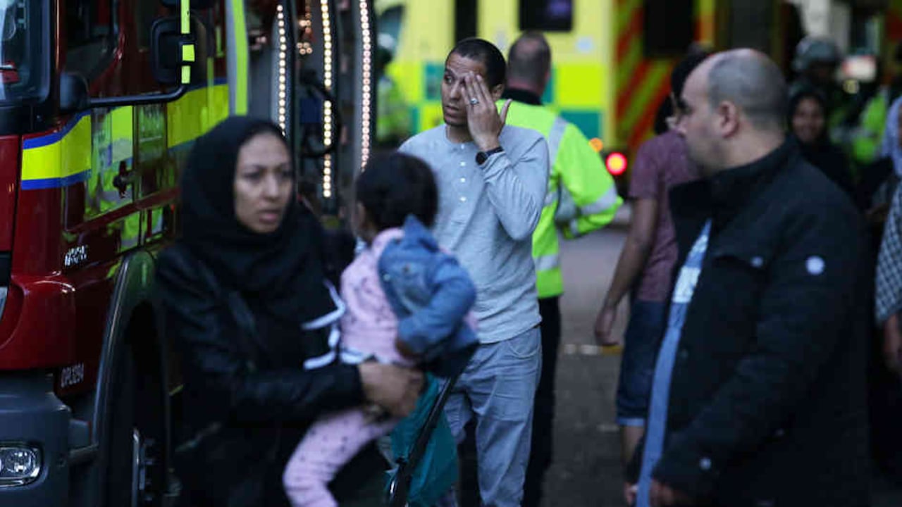74 personas fueron trasladadas a hospitales a causa del incendio y 20 de ellas están en estado crítico.
