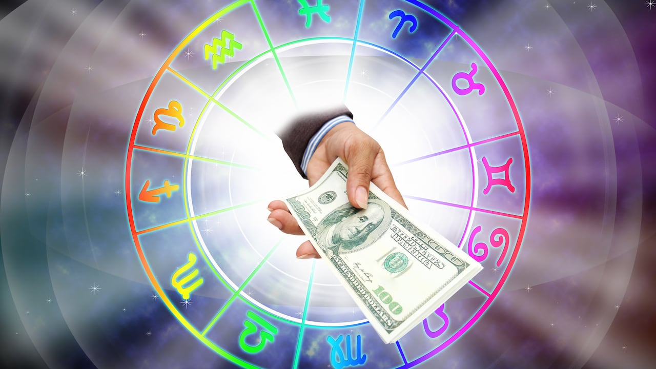 El dinero es de los temas más abordados en la astrología. Getty Images.