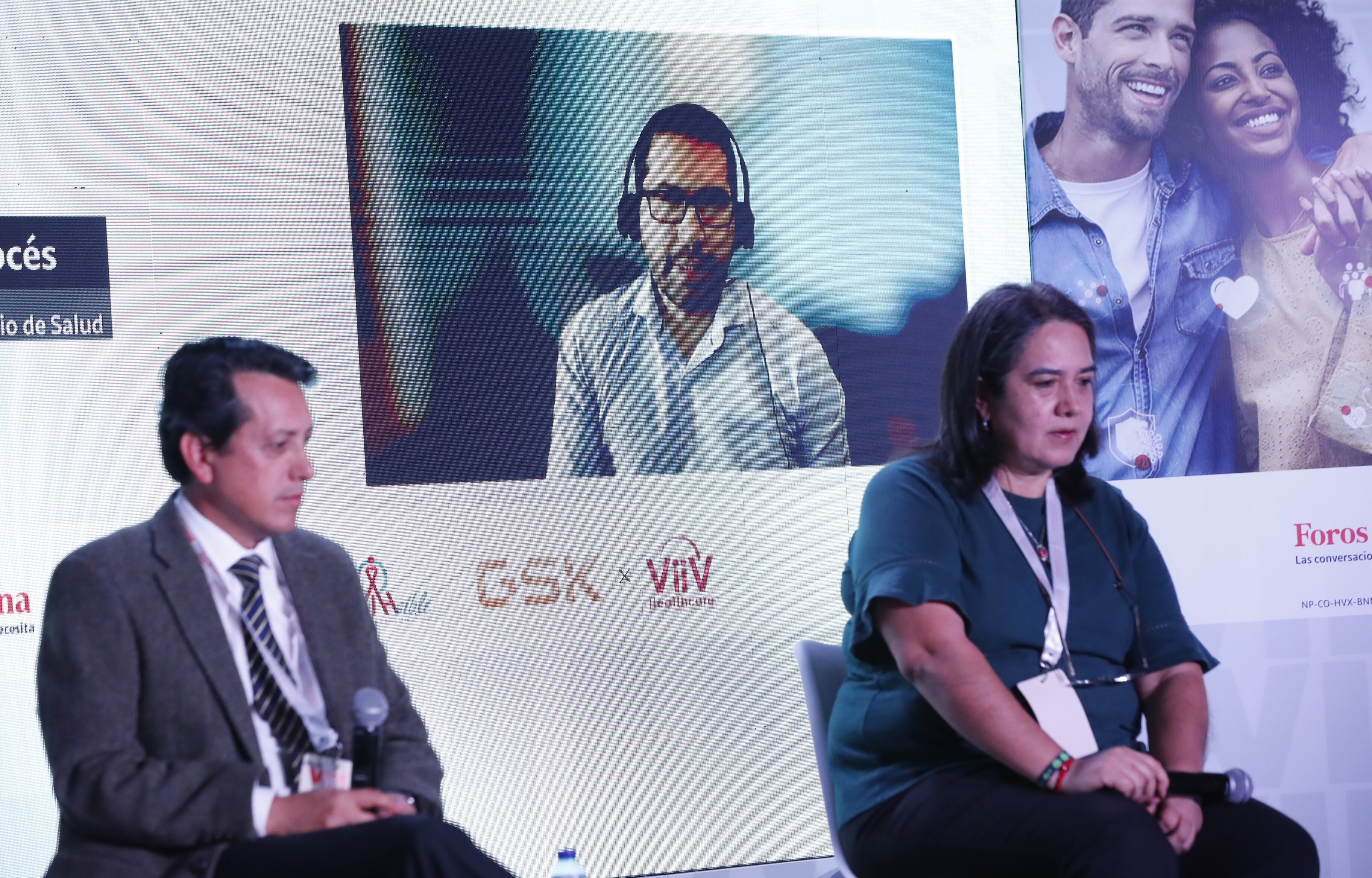 Dr. Carlos Álvarez, vicepresidente de innovación y desarrollo científico de la Clínica Colsanitas; Dr. Leonardo Arregocés, exdirector de medicamentos y tecnologías de salud del Ministerio de Salud y docente de Fundamentos de Economía en Salud de la Universidad Javeriana; y Dra. Adriana María Robayo, directora ejecutiva del Instituto de Evaluación Tecnológica en Salud (IETS).