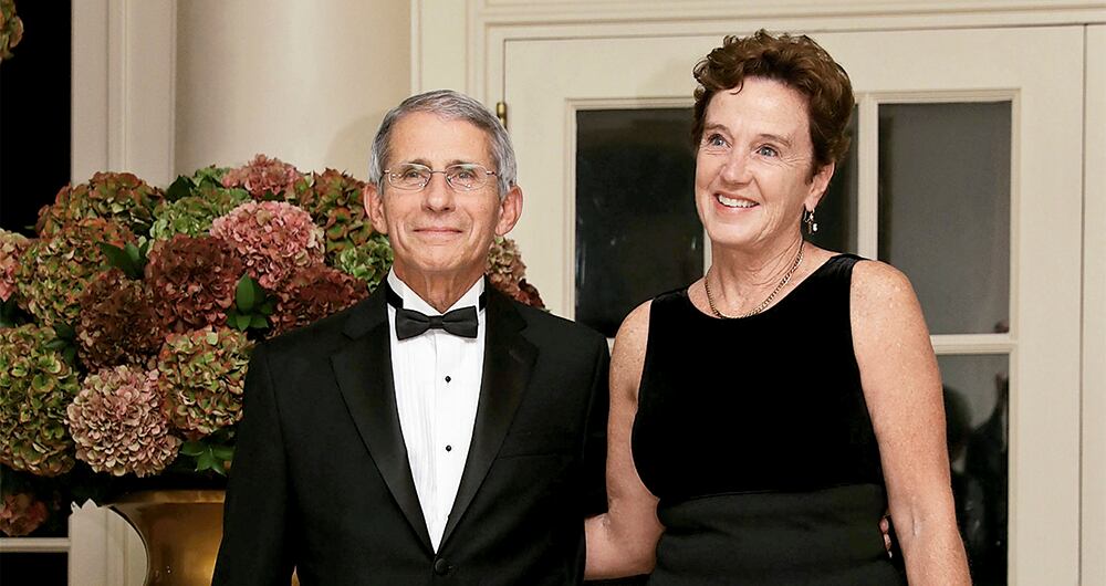 Su esposa, la médica Christine Grady, también fue objeto de amenazas. “El acoso hacia ella me molestó más que nada”, dijo Fauci.