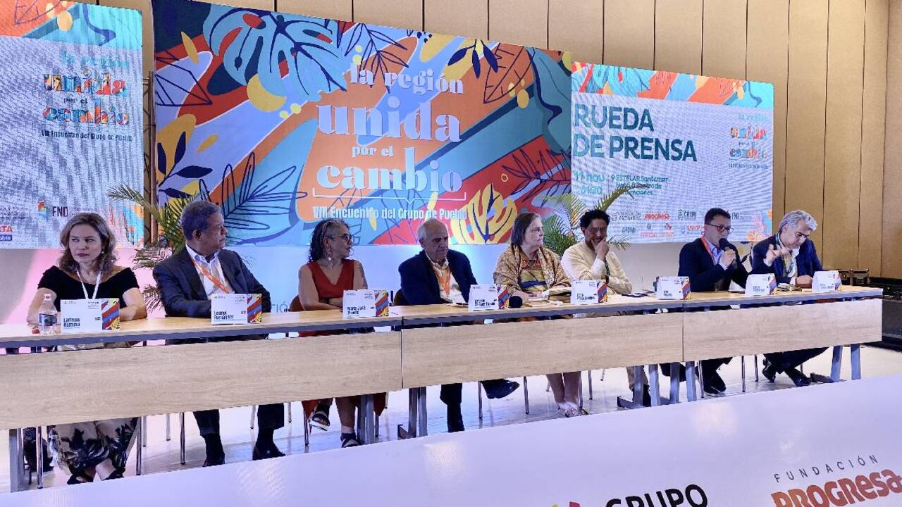 El Senador Iván Cepeda fue el encargado de leer el acta final del encuentro, en su intervención resumió en varios puntos los resultados de las conversaciones durante los dos días de trabajo.