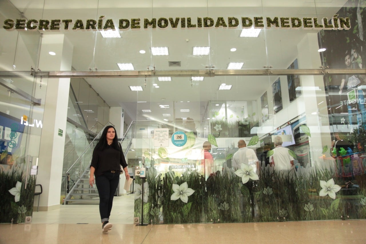 La expedición de este importante documento tiene un valor de $56.000 en la Secretaría de Movilidad de Medellín.