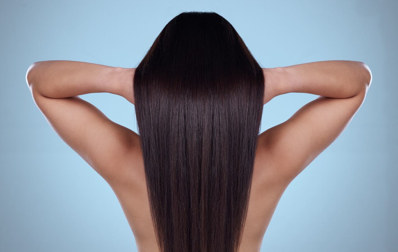 El uso de algunos ingredientes naturales pueden acelerar el crecimiento del cabello.