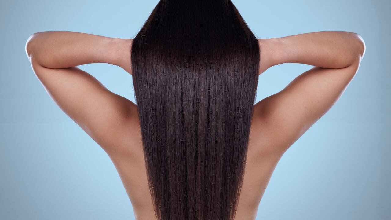 El uso de algunos ingredientes naturales pueden acelerar el crecimiento del cabello.