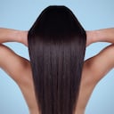 El uso de algunos ingredientes naturales pueden acelerar el crecimiento del cabello.