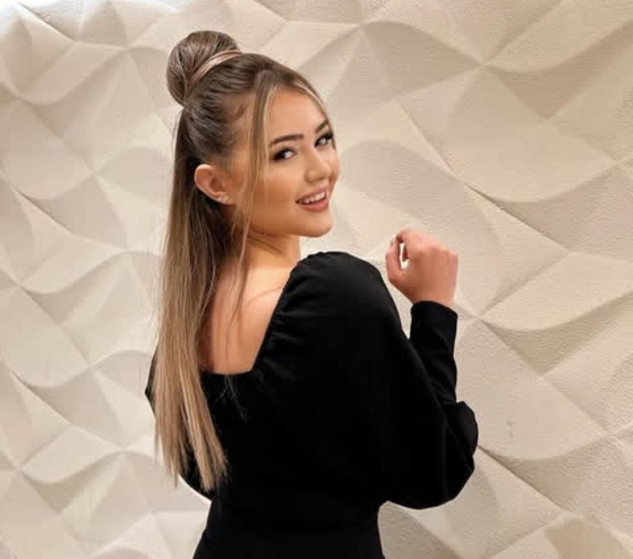 La joven influencer se hizo famosa por casarse consigo misma