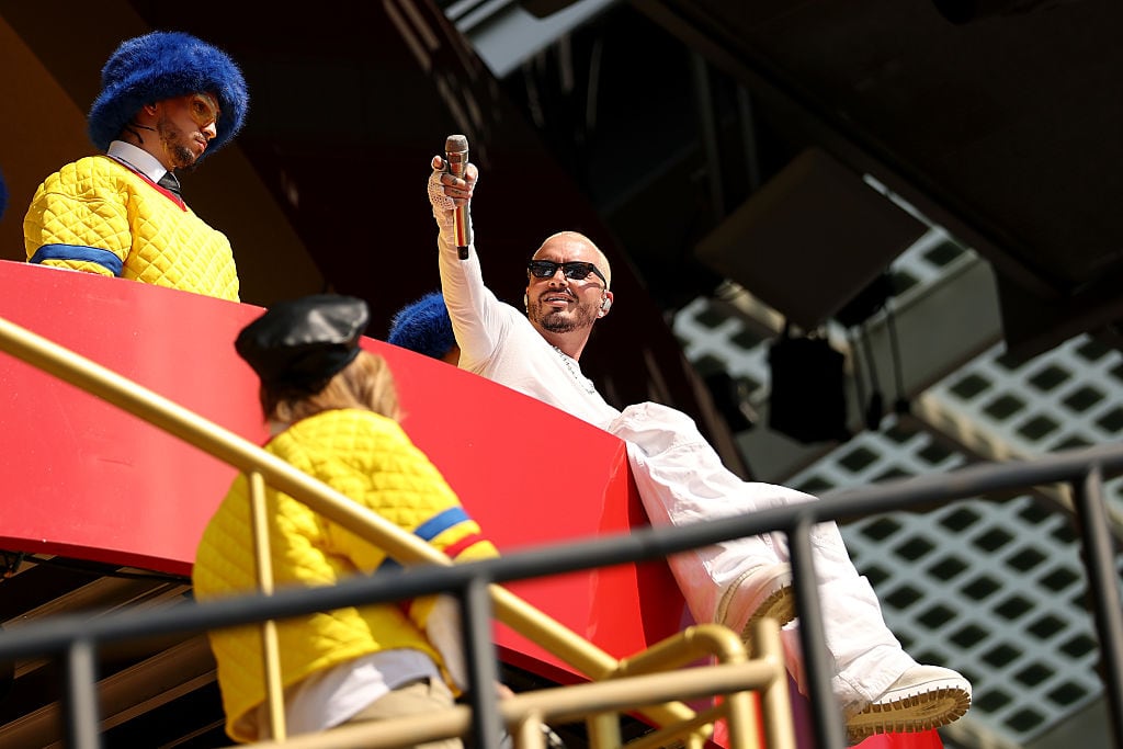 J Balvin se presentó en el medio tiempo de la final del Mundial de Clubes